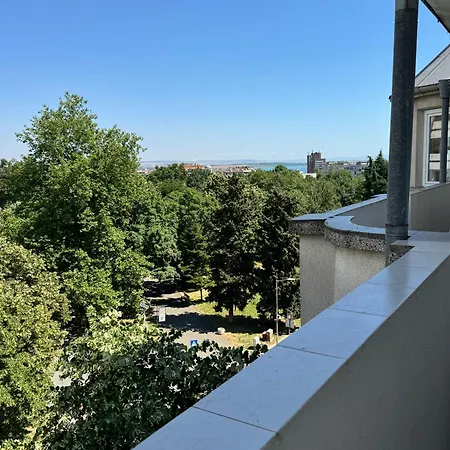 Bonne Chance Apartment *